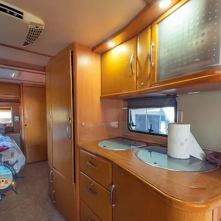 Black Sea Caravans 캠프장 소조폴